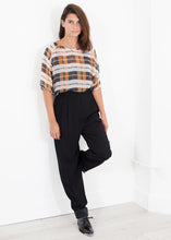 Load image into Gallery viewer, Contrast Cuff Pant in Black