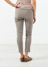 Load image into Gallery viewer, Belted Jeans
