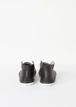 Load image into Gallery viewer, Laceless Sneaker